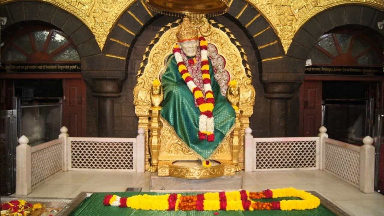 Spiritual: ಗುರುವಾರದಂದೂ ಸಾಯಿ ಬಾಬಾರ ಈ 12 ಮಂತ್ರವನ್ನು ಜಪಿಸಿ Spiritual: ಗುರುವಾರದಂದೂ ಸಾಯಿ ಬಾಬಾರ ಈ 12 ಮಂತ್ರವನ್ನು ಜಪಿಸಿ