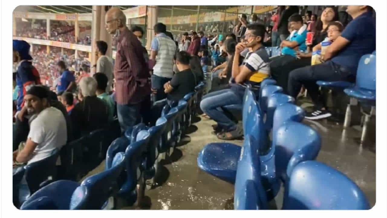 Viral Video: ಸೋರುತಿಹುದು ಚಿನ್ನಸ್ವಾಮಿ ಸ್ಟೇಡಿಯಂ ಛಾವಣಿ: ಬಿಸಿಸಿಐ ಫುಲ್ ಟ್ರೋಲ್ Viral Video: ಸೋರುತಿಹುದು ಚಿನ್ನಸ್ವಾಮಿ ಸ್ಟೇಡಿಯಂ ಛಾವಣಿ: ಬಿಸಿಸಿಐ ಫುಲ್ ಟ್ರೋಲ್