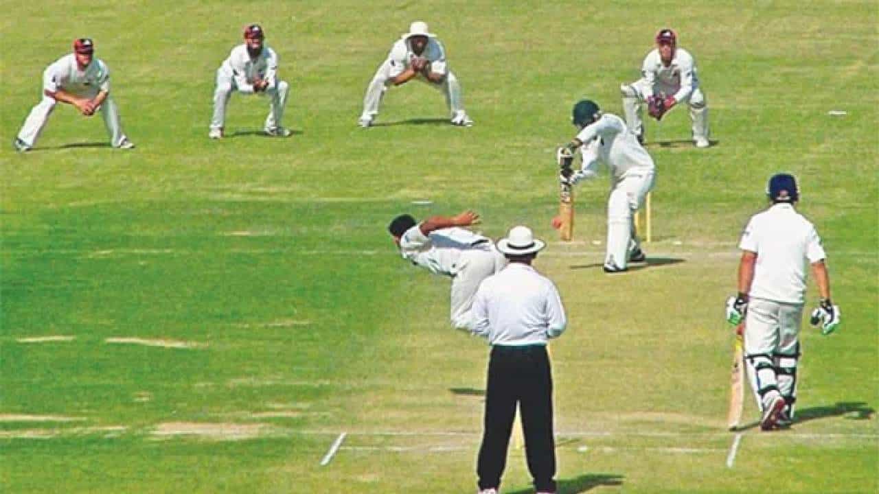 Karnataka vs Uttar Pradesh: ಒಂದೇ ದಿನ 21 ವಿಕೆಟ್ ಪತನ: ಕುತೂಹಲಘಟ್ಟದತ್ತ ಕರ್ನಾಟಕ-ಯುಪಿ ಪಂದ್ಯ Karnataka vs Uttar Pradesh: ಒಂದೇ ದಿನ 21 ವಿಕೆಟ್ ಪತನ: ಕುತೂಹಲಘಟ್ಟದತ್ತ ಕರ್ನಾಟಕ-ಯುಪಿ ಪಂದ್ಯ