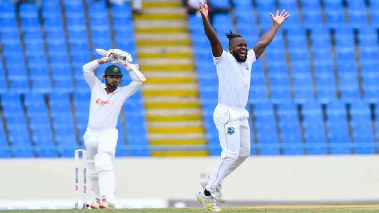 WI vs BAN: 6 ಆಟಗಾರರು ಶೂನ್ಯಕ್ಕೆ ಔಟ್! ಟೆಸ್ಟ್ ಕ್ರಿಕೆಟ್ ಇತಿಹಾಸದಲ್ಲಿ ಮುಜುಗರದ ದಾಖಲೆ ಬರೆದ ಬಾಂಗ್ಲಾದೇಶ WI vs BAN: 6 ಆಟಗಾರರು ಶೂನ್ಯಕ್ಕೆ ಔಟ್! ಟೆಸ್ಟ್ ಕ್ರಿಕೆಟ್ ಇತಿಹಾಸದಲ್ಲಿ ಮುಜುಗರದ ದಾಖಲೆ ಬರೆದ ಬಾಂಗ್ಲಾದೇಶ