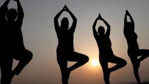 International Yoga Day 2022 ದೇಹದಲ್ಲಿ ರೋಗ ನಿರೋಧಕ ಶಕ್ತಿ ಹೆಚ್ಚಿಸಲು, ಒತ್ತಡ ಕಡಿಮೆ ಮಾಡಲು ಸಹಾಯಕವಾಗುವ ಯೋಗಭಂಗಿಗಳು