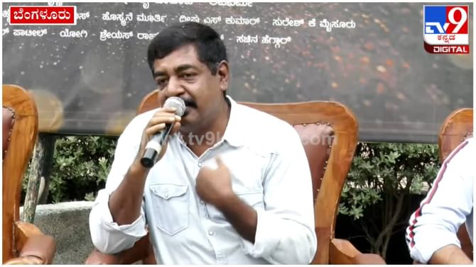 ಶಿವಣ್ಣನ ಸಿನಿಮಾ ನೋಡಲು ಹೋಗಿ ಲಾಠಿ ಏಟು ತಿಂದಿದ್ದ ನಿರ್ದೇಶಕ ಯೋಗರಾಜ್ ಭಟ್ ಶಿವಣ್ಣನ ಸಿನಿಮಾ ನೋಡಲು ಹೋಗಿ ಲಾಠಿ ಏಟು ತಿಂದಿದ್ದ ನಿರ್ದೇಶಕ ಯೋಗರಾಜ್ ಭಟ್