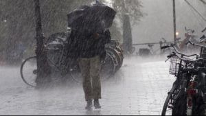 Karnataka Rain: ಕರಾವಳಿಯಲ್ಲಿ ಇಂದು ಗುಡುಗು ಸಹಿತ ಭಾರೀ ಮಳೆ; ಮಲೆನಾಡಿನಲ್ಲಿ 4 ದಿನ ವರುಣನ ಆರ್ಭಟ