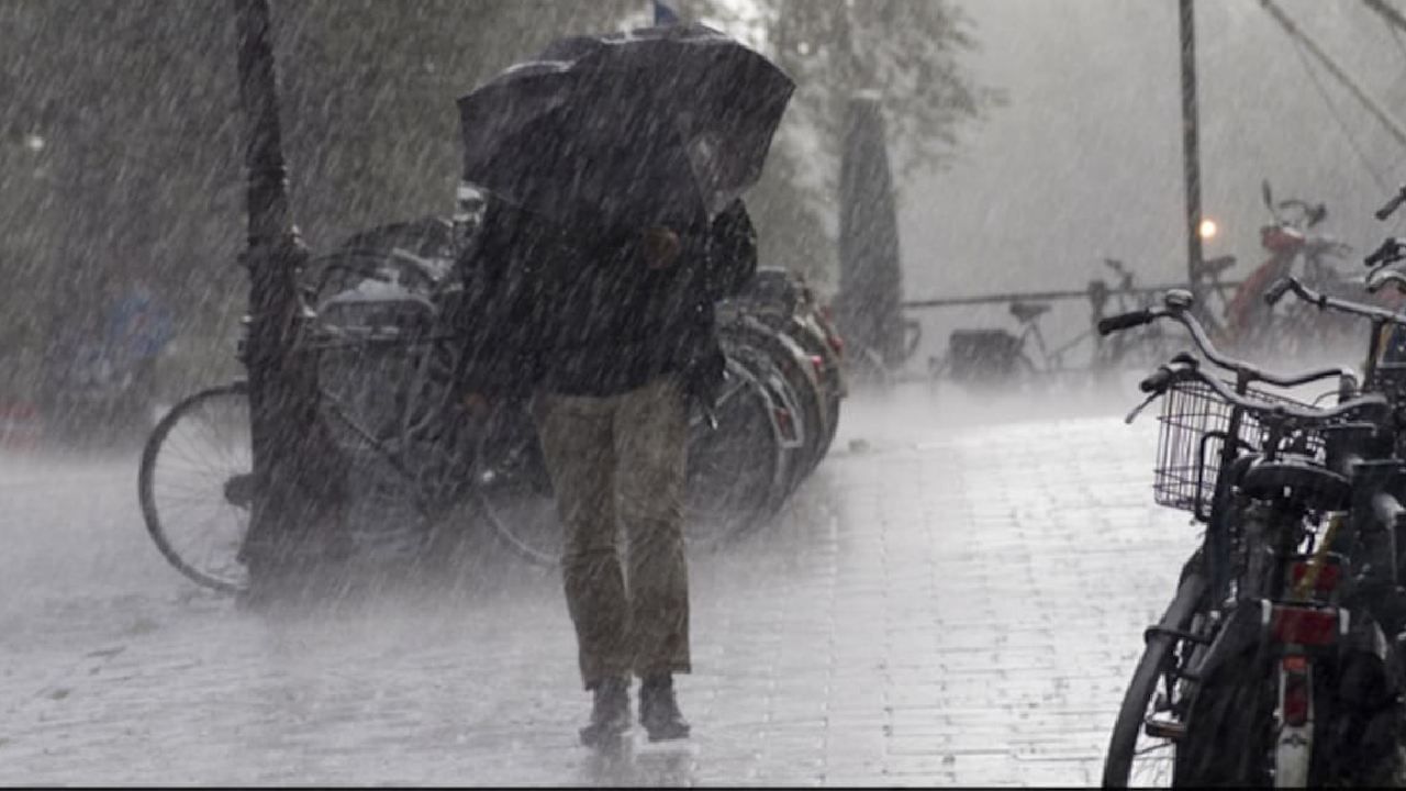 Weather: ಮಹಾರಾಷ್ಟ್ರದಲ್ಲಿ ಭಾರೀ ಮಳೆ; ಕರ್ನಾಟಕ, ಗುಜರಾತ್ ಕರಾವಳಿಯಲ್ಲಿ ಮುಂದುವರಿಯಲಿದೆ ವರುಣನ ಆರ್ಭಟ