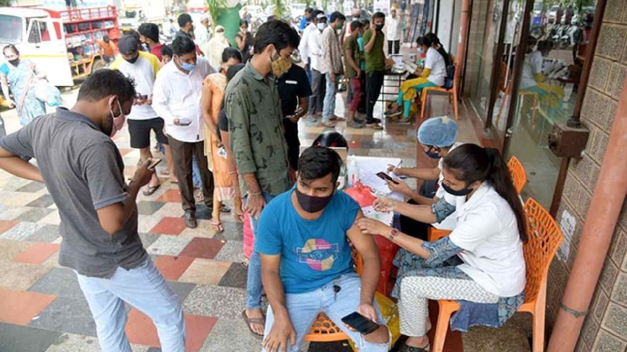India Covid Update: ಭಾರತದಲ್ಲಿ ಇಂದು ಒಂದೇ ದಿನ 17,336 ಹೊಸ ಕೊವಿಡ್ ಕೇಸ್ ಪತ್ತೆ; ಕರ್ನಾಟಕದಲ್ಲಿ ಹೆಚ್ಚಿದ ಕೊರೊನಾ ಭೀತಿ India Covid Update: ಭಾರತದಲ್ಲಿ ಇಂದು ಒಂದೇ ದಿನ 17,336 ಹೊಸ ಕೊವಿಡ್ ಕೇಸ್ ಪತ್ತೆ; ಕರ್ನಾಟಕದಲ್ಲಿ ಹೆಚ್ಚಿದ ಕೊರೊನಾ ಭೀತಿ