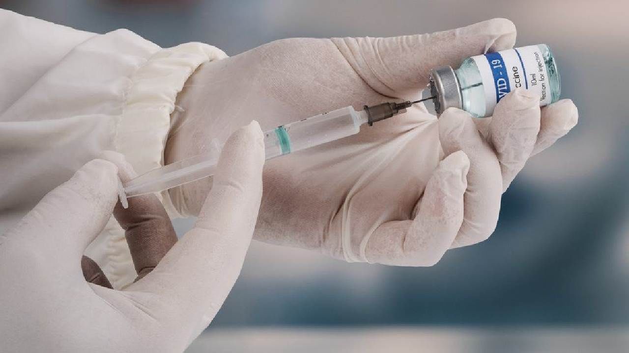 Covid Vaccine: ಜಗತ್ತಿನಾದ್ಯಂತ ಕೊವಿಡ್ ಲಸಿಕೆಯಿಂದ ಮೊದಲ ವರ್ಷ 2 ಕೋಟಿ ಸಾವುಗಳ ನಿಯಂತ್ರಣ Covid Vaccine: ಜಗತ್ತಿನಾದ್ಯಂತ ಕೊವಿಡ್ ಲಸಿಕೆಯಿಂದ ಮೊದಲ ವರ್ಷ 2 ಕೋಟಿ ಸಾವುಗಳ ನಿಯಂತ್ರಣ