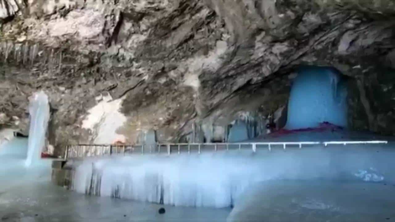 Amarnath Yatra 2022 Registration: ಜೂನ್ 30 ರಂದು ಅಮರನಾಥ ಯಾತ್ರೆ ಆರಂಭ; ಟಿಕೆಟ್ ಬುಕ್ ಮಾಡುವುದು ಹೇಗೆ? ಇಲ್ಲಿದೆ ಮಾಹಿತಿ Amarnath Yatra 2022 Registration: ಜೂನ್ 30 ರಂದು ಅಮರನಾಥ ಯಾತ್ರೆ ಆರಂಭ; ಟಿಕೆಟ್ ಬುಕ್ ಮಾಡುವುದು ಹೇಗೆ? ಇಲ್ಲಿದೆ ಮಾಹಿತಿ