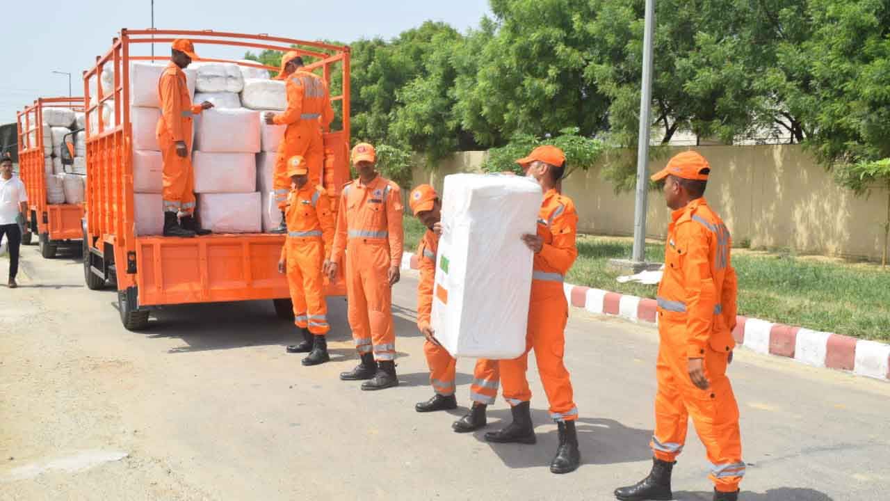 ಅಫ್ಘಾನಿಸ್ತಾನದಲ್ಲಿ ತೀವ್ರ ಭೂಕಂಪದ ನಂತರ ಕಾಬೂಲ್ಗೆ ಮಾನವೀಯ ನೆರವು ಕಳುಹಿಸಿದ ಭಾರತ ಅಫ್ಘಾನಿಸ್ತಾನದಲ್ಲಿ ತೀವ್ರ ಭೂಕಂಪದ ನಂತರ ಕಾಬೂಲ್ಗೆ ಮಾನವೀಯ ನೆರವು ಕಳುಹಿಸಿದ ಭಾರತ