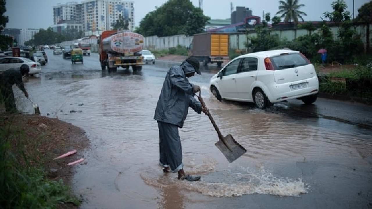 Karnataka Rain: ಕರ್ನಾಟಕದಲ್ಲಿ ಮತ್ತೆ ಮುಂಗಾರು ಅಬ್ಬರ; ಇನ್ನೂ 3 ದಿನ ರಾಜ್ಯಾದ್ಯಂತ ಗುಡುಗು, ಮಿಂಚು ಸಹಿತ ಮಳೆ;