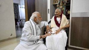 PM Narendra Modi: 100ನೇ ವರ್ಷಕ್ಕೆ ಕಾಲಿಟ್ಟ ತಾಯಿಗೆ ಶುಭ ಕೋರಿದ ಪ್ರಧಾನಿ ನರೇಂದ್ರ ಮೋದಿ; ಹೀರಾಬೆನ್ ಮೋದಿ ಆರೋಗ್ಯದ ರಹಸ್ಯ ಇಲ್ಲಿದೆ