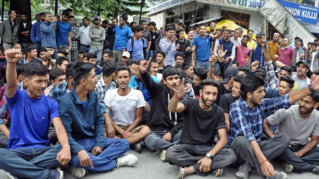 Bharat Bandh: ಅಗ್ನಿಪಥ್ ಯೋಜನೆ ವಿರೋಧಿಸಿ ಪ್ರತಿಭಟನಾಕಾರರಿಂದ ಇಂದು ಭಾರತ್ ಬಂದ್ಗೆ ಕರೆ; ಯಾವ ರಾಜ್ಯದಲ್ಲಿ ಹೇಗಿದೆ ಬಂದೋಬಸ್ತ್? Bharat Bandh: ಅಗ್ನಿಪಥ್ ಯೋಜನೆ ವಿರೋಧಿಸಿ ಪ್ರತಿಭಟನಾಕಾರರಿಂದ ಇಂದು ಭಾರತ್ ಬಂದ್ಗೆ ಕರೆ; ಯಾವ ರಾಜ್ಯದಲ್ಲಿ ಹೇಗಿದೆ ಬಂದೋಬಸ್ತ್?