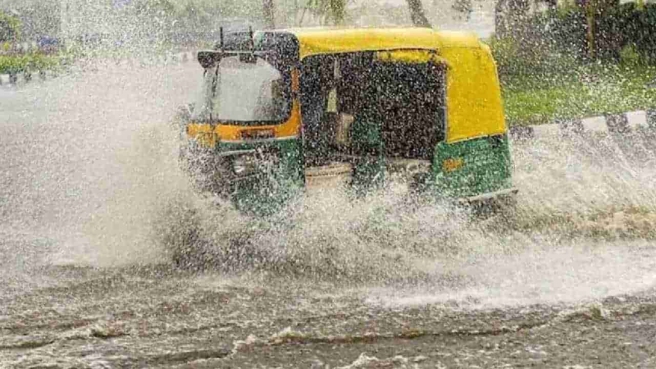 Karnataka Rain: ಕರ್ನಾಟಕದಲ್ಲಿ ಇನ್ನೂ 3 ದಿನ ಭಾರೀ ಮಳೆ; ಕರಾವಳಿ, ಬೆಂಗಳೂರಿನಲ್ಲಿ ಯೆಲ್ಲೋ ಅಲರ್ಟ್​ ಘೋಷಣೆ