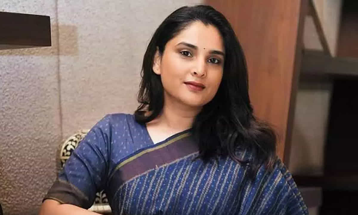 Actress Ramya: ಪೊಲೀಸ್ ಠಾಣೆ ಮೆಟ್ಟಿಲೇರಿದ ನಟಿ ರಮ್ಯಾ; ದೂರು ನೀಡಿದ್ದು ಯಾರ ವಿರುದ್ಧ? Actress Ramya: ಪೊಲೀಸ್ ಠಾಣೆ ಮೆಟ್ಟಿಲೇರಿದ ನಟಿ ರಮ್ಯಾ; ದೂರು ನೀಡಿದ್ದು ಯಾರ ವಿರುದ್ಧ?
