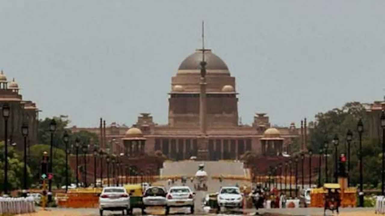 EC on President Election 2022 ಇಂದು ಮಧ್ಯಾಹ್ನ 3 ಗಂಟೆಗೆ ರಾಷ್ಟ್ರಪತಿ ಚುನಾವಣೆ ದಿನಾಂಕ ಪ್ರಕಟ EC on President Election 2022 ಇಂದು ಮಧ್ಯಾಹ್ನ 3 ಗಂಟೆಗೆ ರಾಷ್ಟ್ರಪತಿ ಚುನಾವಣೆ ದಿನಾಂಕ ಪ್ರಕಟ