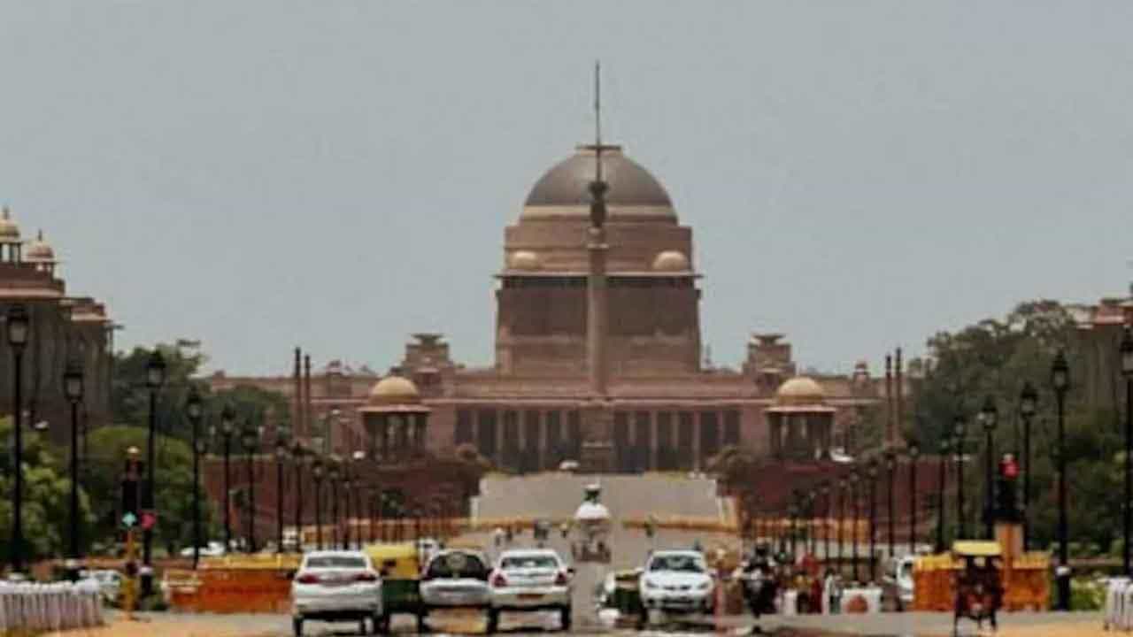 EC on President Election 2022 ಇಂದು ಮಧ್ಯಾಹ್ನ 3 ಗಂಟೆಗೆ ರಾಷ್ಟ್ರಪತಿ ಚುನಾವಣೆ ದಿನಾಂಕ ಪ್ರಕಟ EC on President Election 2022 ಇಂದು ಮಧ್ಯಾಹ್ನ 3 ಗಂಟೆಗೆ ರಾಷ್ಟ್ರಪತಿ ಚುನಾವಣೆ ದಿನಾಂಕ ಪ್ರಕಟ