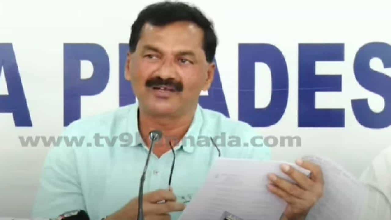 ರಮೇಶ್ ಜಾರಕಿಹೊಳಿ ಸಾರ್ವಜನಿಕರ 819 ಕೋಟಿ ಹಣ ಲೂಟಿ ಮಾಡಿದ್ದಾರೆ: ಕೆಪಿಸಿಸಿ ವಕ್ತಾರ ಎಂ.ಲಕ್ಷ್ಮಣ ಗಂಭೀರ ಆರೋಪ ರಮೇಶ್ ಜಾರಕಿಹೊಳಿ ಸಾರ್ವಜನಿಕರ 819 ಕೋಟಿ ಹಣ ಲೂಟಿ ಮಾಡಿದ್ದಾರೆ: ಕೆಪಿಸಿಸಿ ವಕ್ತಾರ ಎಂ.ಲಕ್ಷ್ಮಣ ಗಂಭೀರ ಆರೋಪ