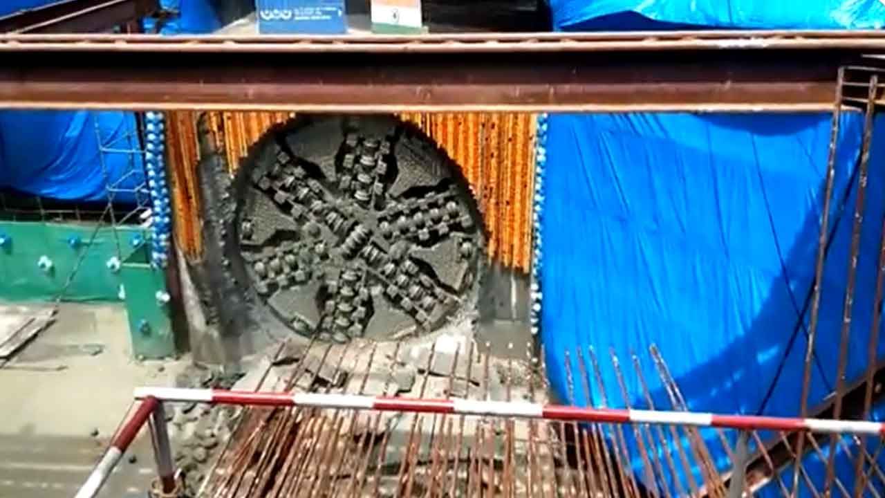 ಮೆಟ್ರೋ 2ನೇ ಹಂತದ ರೀಚ್ 6 ಸುರಂಗ: ಕಾಮಗಾರಿ ಮುಗಿಸಿ ಯಶಸ್ವಿಯಾಗಿ ಹೊರಬಂದ ಉರ್ಜಾ ಟಿಬಿಎಂ ಮೆಟ್ರೋ 2ನೇ ಹಂತದ ರೀಚ್ 6 ಸುರಂಗ: ಕಾಮಗಾರಿ ಮುಗಿಸಿ ಯಶಸ್ವಿಯಾಗಿ ಹೊರಬಂದ ಉರ್ಜಾ ಟಿಬಿಎಂ