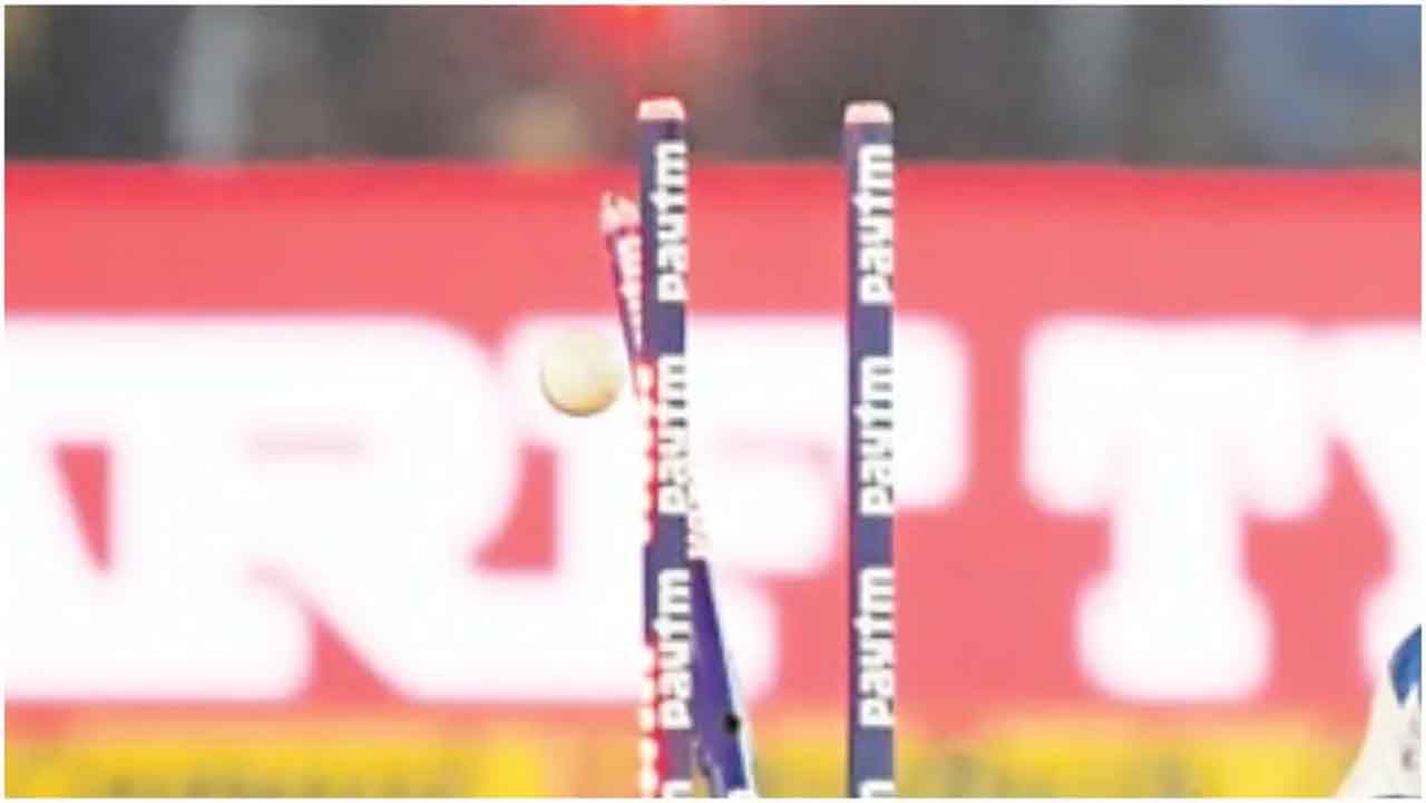 IND vs SA: ನಾಲ್ವರು ಶೂನ್ಯಕ್ಕೆ ಔಟ್, ಮಿಕ್ಕವರಿಗೆ 10 ರನ್ ಬಾರಿಸಲಾಗಲಿಲ್ಲ! ಕಟಕ್ನಲ್ಲಿ ಟೀಂ ಇಂಡಿಯಾದ ಪ್ರದರ್ಶನವಿದು IND vs SA: ನಾಲ್ವರು ಶೂನ್ಯಕ್ಕೆ ಔಟ್, ಮಿಕ್ಕವರಿಗೆ 10 ರನ್ ಬಾರಿಸಲಾಗಲಿಲ್ಲ! ಕಟಕ್ನಲ್ಲಿ ಟೀಂ ಇಂಡಿಯಾದ ಪ್ರದರ್ಶನವಿದು
