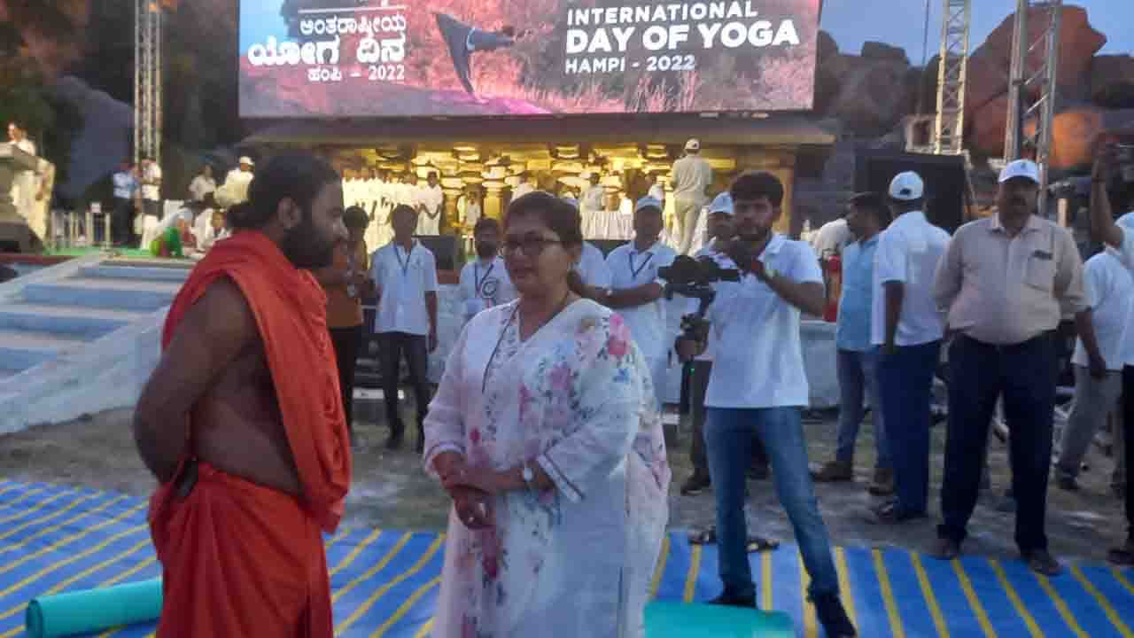 yoga hampi