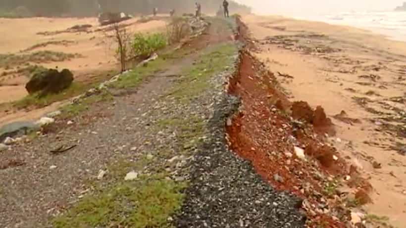 ಮಳೆ ನಿಂತರು ನಿಲ್ಲದ ಕಡಲ ಅಬ್ಬರ: ಕಡಲಕೊರೆತಕ್ಕೆ ಕೊಚ್ಚಿಹೋದ ಹೊನ್ನಾವರದ ಇಕೋ ಬೀಚ್ ರಸ್ತೆ