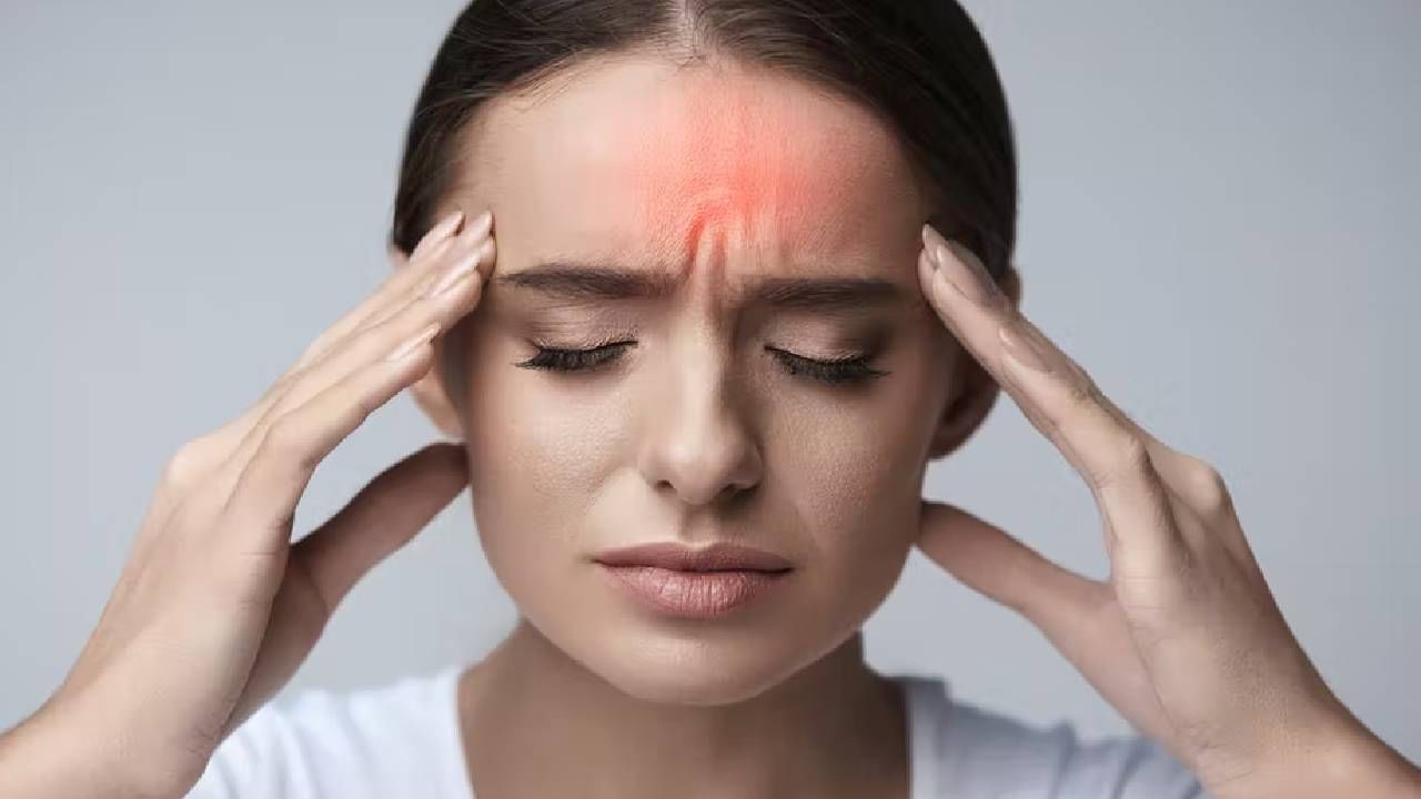 Headache: ಬೆಳಗ್ಗೆ ಎದ್ದ ತಕ್ಷಣ ತಲೆನೋವಿನಿಂದ ಬಳಲುತ್ತೀರಾ? ಇಲ್ಲಿದೆ ಪರಿಹಾರ