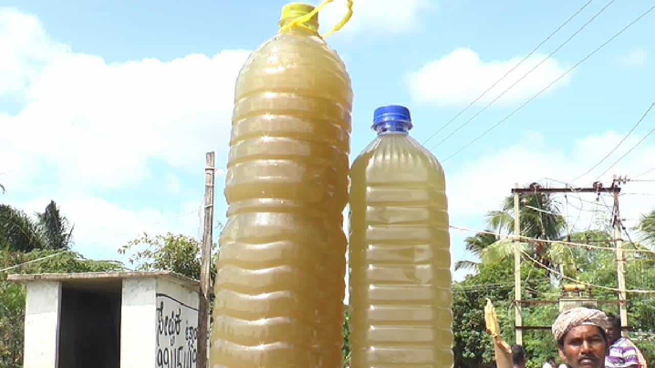 Raichur: ರಾಯಚೂರಿನಲ್ಲಿ ತಪ್ಪದ ಕಲುಷಿತ ನೀರಿನ ಸಮಸ್ಯೆ; ತುರಿಕೆಯಿಂದ ಹೈರಾಣಾಗಿರುವ ಮಕ್ಕಳು Raichur: ರಾಯಚೂರಿನಲ್ಲಿ ತಪ್ಪದ ಕಲುಷಿತ ನೀರಿನ ಸಮಸ್ಯೆ; ತುರಿಕೆಯಿಂದ ಹೈರಾಣಾಗಿರುವ ಮಕ್ಕಳು