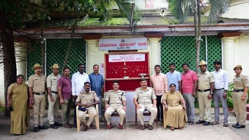 ಲಾಡ್ಜ್ನಲ್ಲಿ ಚಿನ್ನಾಭರಣ ದೋಚಿದ್ದ ಇಬ್ಬರು ಕಳ್ಳರು ಅರೆಸ್ಟ್; 30 ಲಕ್ಷ ಮೌಲ್ಯದ ಚಿನ್ನಾಭರಣ ವಶಕ್ಕೆ