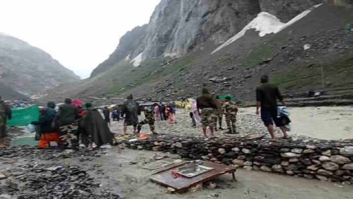 Amarnath Shrine Cloudburst: ಅಮರನಾಥ ಯಾತ್ರೆ ವೇಳೆ ಮೇಘ ಸ್ಫೋಟ, ಆತಂಕದ ದೃಶ್ಯಗಳು ಇಲ್ಲಿವೆ ನೋಡಿ Amarnath Shrine Cloudburst: ಅಮರನಾಥ ಯಾತ್ರೆ ವೇಳೆ ಮೇಘ ಸ್ಫೋಟ, ಆತಂಕದ ದೃಶ್ಯಗಳು ಇಲ್ಲಿವೆ ನೋಡಿ