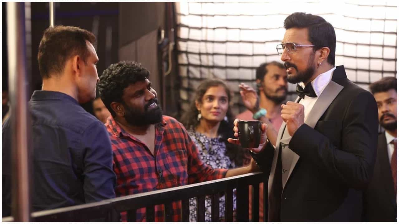 BBK 9: ‘ಬಿಗ್ ಬಾಸ್ ಕನ್ನಡ ಸೀಸನ್ 9’ ಪ್ರೋಮೋ ಶೂಟಿಂಗ್; ಕಿಚ್ಚ ಸುದೀಪ್ ಗೆಟಪ್ ನೋಡಿ ಫ್ಯಾನ್ಸ್ ಫಿದಾ BBK 9: ‘ಬಿಗ್ ಬಾಸ್ ಕನ್ನಡ ಸೀಸನ್ 9’ ಪ್ರೋಮೋ ಶೂಟಿಂಗ್; ಕಿಚ್ಚ ಸುದೀಪ್ ಗೆಟಪ್ ನೋಡಿ ಫ್ಯಾನ್ಸ್ ಫಿದಾ