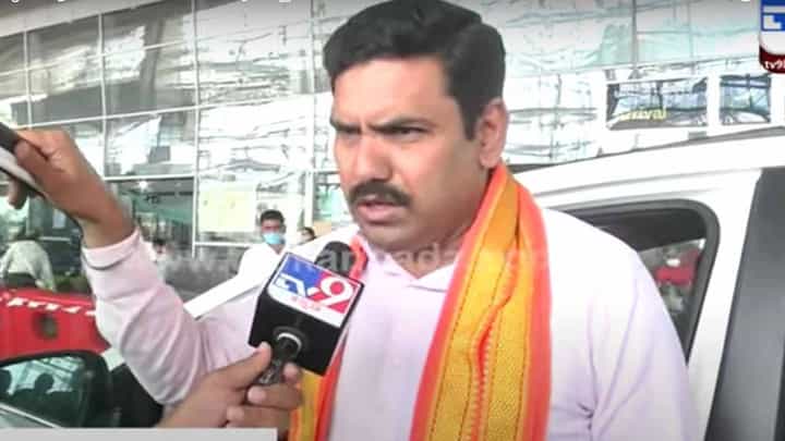 ಬೆಳ್ಳಾರೆಗೆ ಹೋಗುತ್ತಿರುವುದು ಪ್ರವೀಣ್ ಕುಟುಂಬದ ಸದಸ್ಯರನ್ನು ಸಂತೈಸಲು ಎಂದರು ವಿಜಯೇಂದ್ರ ಬೆಳ್ಳಾರೆಗೆ ಹೋಗುತ್ತಿರುವುದು ಪ್ರವೀಣ್ ಕುಟುಂಬದ ಸದಸ್ಯರನ್ನು ಸಂತೈಸಲು ಎಂದರು ವಿಜಯೇಂದ್ರ