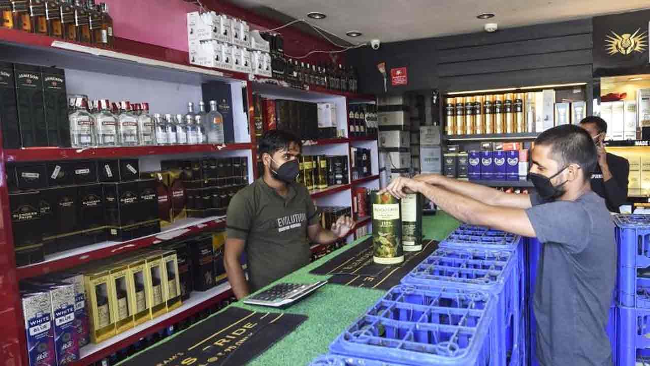 Liquor Bandh: ಕರ್ನಾಟಕದಲ್ಲಿ ಶನಿವಾರದಿಂದ ಮದ್ಯ ಮಾರಾಟ ಬಂದ್​​; ಸರ್ಕಾರಕ್ಕೆ ಬಾರ್ ಮಾಲೀಕರ ಎಚ್ಚರಿಕೆ