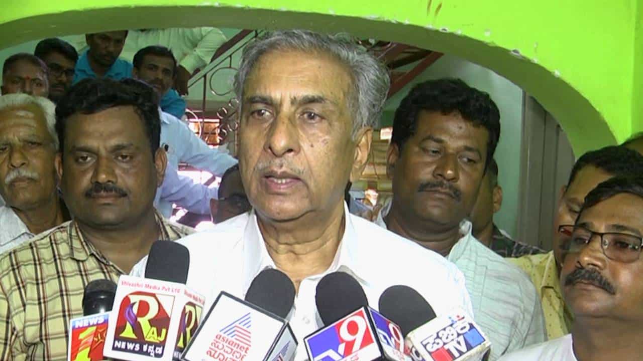 ಕರಾವಳಿ ಘಟನೆ ನೋವು ತಂದಿದೆ, ಇಸ್ರೇಲ್ ನಲ್ಲಿ ಬೆಳಗ್ಗೆ ಇಂಥ ಘಟನೆಯಾದರೆ ಸಂಜೆಗೇ ಹ್ಯಾಂಗ್ ಮಾಡ್ತಾರೆ -ಬಸವರಾಜ ಹೊರಟ್ಟಿ ಕರಾವಳಿ ಘಟನೆ ನೋವು ತಂದಿದೆ, ಇಸ್ರೇಲ್ ನಲ್ಲಿ ಬೆಳಗ್ಗೆ ಇಂಥ ಘಟನೆಯಾದರೆ ಸಂಜೆಗೇ ಹ್ಯಾಂಗ್ ಮಾಡ್ತಾರೆ -ಬಸವರಾಜ ಹೊರಟ್ಟಿ