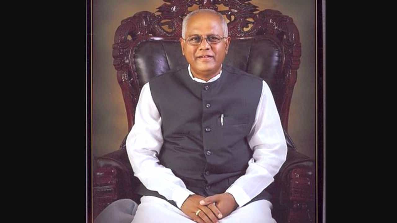ಬಿಜೆಪಿ 11 ಕೋಟಿ ಕಾರ್ಯಕರ್ತರ ಪಕ್ಷ, ಯುವ ಕಾರ್ಯಕರ್ತರು ರಾಜೀನಾಮೆ ಕೊಟ್ಟಾಕ್ಷಣ ಪಕ್ಷವೇನೂ ಮುಳುಗಿ ಹೋಗಲ್ಲ- ಸಂಸದ ಜಿ ಎಂ ಸಿದ್ದೇಶ್ವರ್ ಬಿಜೆಪಿ 11 ಕೋಟಿ ಕಾರ್ಯಕರ್ತರ ಪಕ್ಷ, ಯುವ ಕಾರ್ಯಕರ್ತರು ರಾಜೀನಾಮೆ ಕೊಟ್ಟಾಕ್ಷಣ ಪಕ್ಷವೇನೂ ಮುಳುಗಿ ಹೋಗಲ್ಲ- ಸಂಸದ ಜಿ ಎಂ ಸಿದ್ದೇಶ್ವರ್
