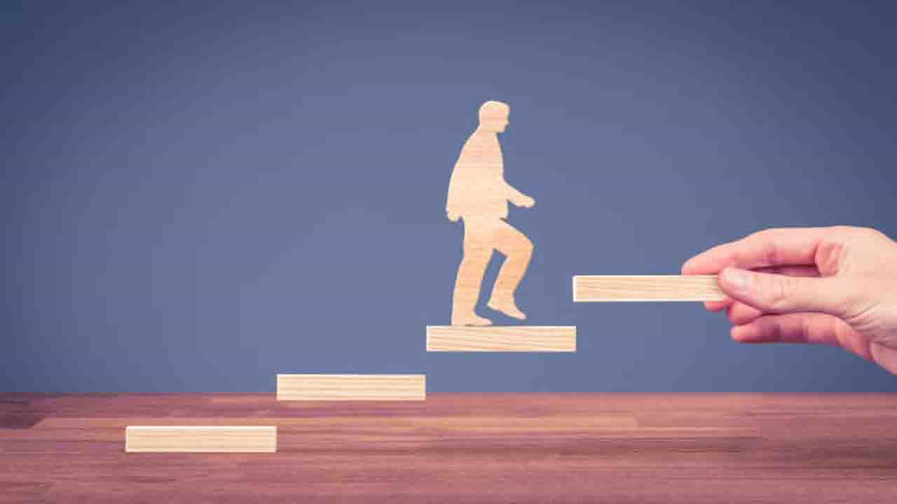 Career Guidelines: ಬೆರಳ ತುದಿಯಲ್ಲೇ ಇದೆ ಬದುಕು ರೂಪಿಸಿಕೊಳ್ಳುವ ಅಸ್ತ್ರ, ಸ್ಪರ್ಧಾತ್ಮಕ ಪರೀಕ್ಷೆ ಎದುರಿಸಲು ಇಲ್ಲಿವೆ ಸುಗಮ ಮೆಟ್ಟಿಲುಗಳು Career Guidelines: ಬೆರಳ ತುದಿಯಲ್ಲೇ ಇದೆ ಬದುಕು ರೂಪಿಸಿಕೊಳ್ಳುವ ಅಸ್ತ್ರ, ಸ್ಪರ್ಧಾತ್ಮಕ ಪರೀಕ್ಷೆ ಎದುರಿಸಲು ಇಲ್ಲಿವೆ ಸುಗಮ ಮೆಟ್ಟಿಲುಗಳು