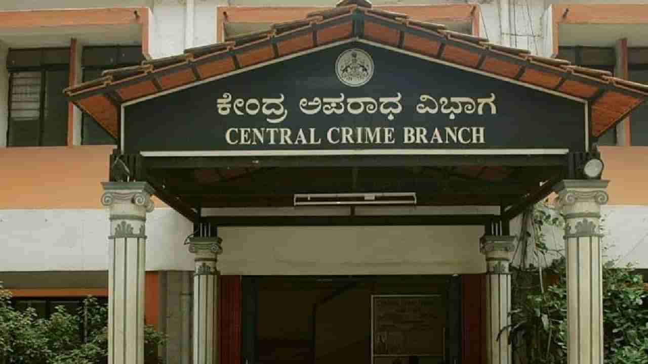 ಬಿಬಿಎಂಪಿ ಚುನಾವಣೆ: ಮನೆಗೆ ನುಗ್ಗಿ ರೌಡಿಶೀಟರ್​​ಗಳಿಗೆ ಖಡಕ್​​ ವಾರ್ನಿಂಗ್​​ ಕೊಡುತ್ತಿರುವ ಸಿಸಿಬಿ ಪೊಲೀಸರು