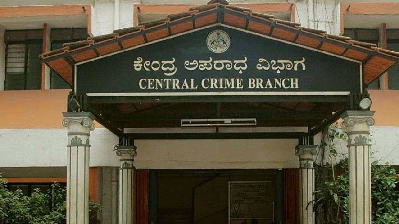 ಬಿಬಿಎಂಪಿ ಚುನಾವಣೆ: ಮನೆಗೆ ನುಗ್ಗಿ ರೌಡಿಶೀಟರ್​​ಗಳಿಗೆ ಖಡಕ್​​ ವಾರ್ನಿಂಗ್​​ ಕೊಡುತ್ತಿರುವ ಸಿಸಿಬಿ ಪೊಲೀಸರು