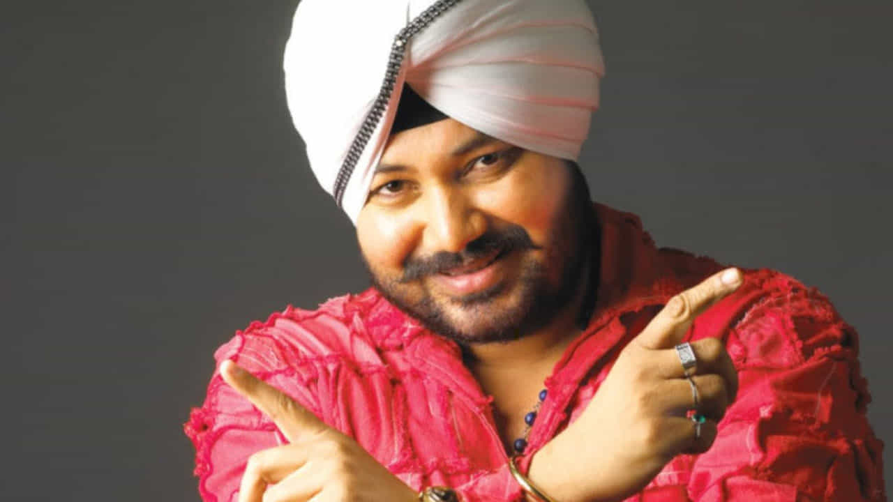 Breaking ಮಾನವ ಕಳ್ಳಸಾಗಾಣಿಕೆ ಪ್ರಕರಣ: ಪಂಜಾಬಿ ಗಾಯಕ ದಲೇರ್ ಮೆಹಂದಿಗೆ 2 ವರ್ಷ ಜೈಲು ಶಿಕ್ಷೆ Breaking ಮಾನವ ಕಳ್ಳಸಾಗಾಣಿಕೆ ಪ್ರಕರಣ: ಪಂಜಾಬಿ ಗಾಯಕ ದಲೇರ್ ಮೆಹಂದಿಗೆ 2 ವರ್ಷ ಜೈಲು ಶಿಕ್ಷೆ