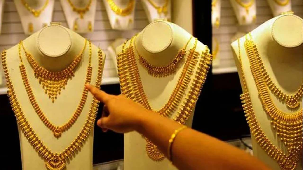 Gold Price Today: ಮತ್ತೆ 1,500 ರೂ. ಏರಿಕೆಯಾದ ಬೆಳ್ಳಿ ದರ; ಚಿನ್ನದ ಬೆಲೆ ಕೊಂಚ ಹೆಚ್ಚಳ Gold Price Today: ಮತ್ತೆ 1,500 ರೂ. ಏರಿಕೆಯಾದ ಬೆಳ್ಳಿ ದರ; ಚಿನ್ನದ ಬೆಲೆ ಕೊಂಚ ಹೆಚ್ಚಳ