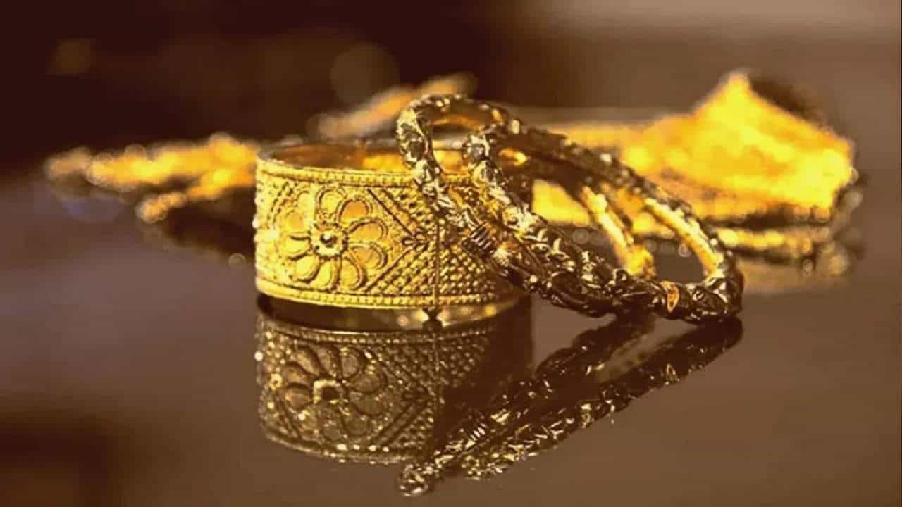 Gold- Silver Price: ಬೆಂಗಳೂರು, ಮುಂಬೈ, ದೆಹಲಿ ಸೇರಿ ದೇಶದ ಪ್ರಮುಖ ನಗರಗಳಲ್ಲಿ ಜುಲೈ 7ರ ಚಿನ್ನ- ಬೆಳ್ಳಿ ದರ ಇಲ್ಲಿದೆ Gold- Silver Price: ಬೆಂಗಳೂರು, ಮುಂಬೈ, ದೆಹಲಿ ಸೇರಿ ದೇಶದ ಪ್ರಮುಖ ನಗರಗಳಲ್ಲಿ ಜುಲೈ 7ರ ಚಿನ್ನ- ಬೆಳ್ಳಿ ದರ ಇಲ್ಲಿದೆ