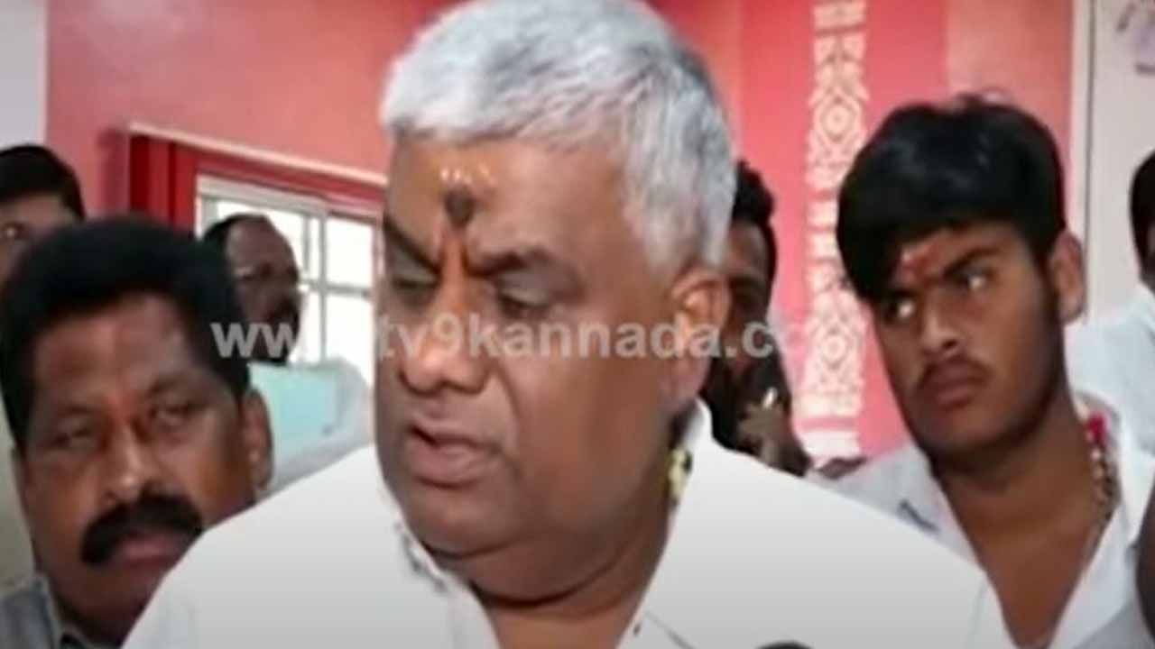 ರಾಜಣ್ಣನ ಮಾತಿನಿಂದ ನಮ್ಮ ತಂದೆಯ ಆಯಸ್ಸು ಹೆಚ್ಚಾಗುತ್ತದೆಯೇ ಹೊರತು ಕಮ್ಮಿಯಾಗಲ್ಲ: ಹೆಚ್ ಡಿ ರೇವಣ್ಣ ರಾಜಣ್ಣನ ಮಾತಿನಿಂದ ನಮ್ಮ ತಂದೆಯ ಆಯಸ್ಸು ಹೆಚ್ಚಾಗುತ್ತದೆಯೇ ಹೊರತು ಕಮ್ಮಿಯಾಗಲ್ಲ: ಹೆಚ್ ಡಿ ರೇವಣ್ಣ