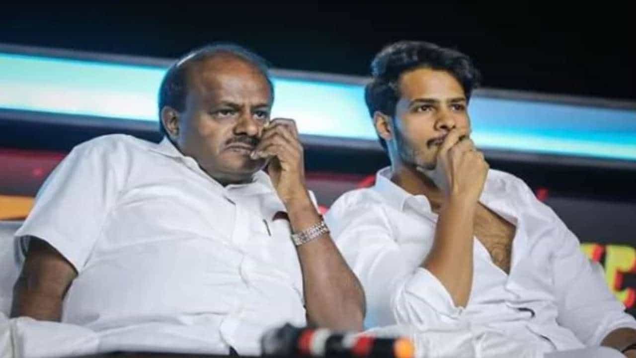 ಮುಂದಿನ ವಿಧಾನಸಭೆ ಚುನಾವಣೆಯಲ್ಲಿ ನಿಖಿಲ್ ಕುಮಾರಸ್ವಾಮಿ ಸ್ಪರ್ಧೆ ಖಚಿತಪಡಿಸಿದ ಎಚ್ಡಿಕೆ ಮುಂದಿನ ವಿಧಾನಸಭೆ ಚುನಾವಣೆಯಲ್ಲಿ ನಿಖಿಲ್ ಕುಮಾರಸ್ವಾಮಿ ಸ್ಪರ್ಧೆ ಖಚಿತಪಡಿಸಿದ ಎಚ್ಡಿಕೆ