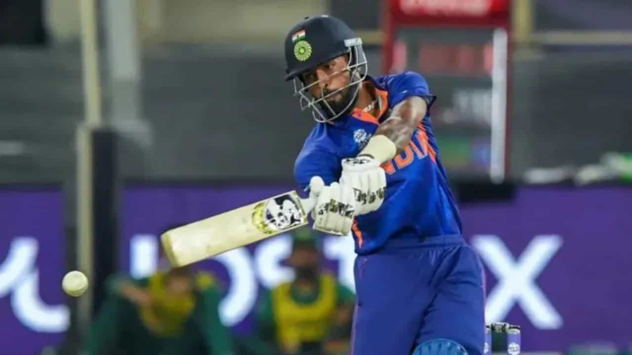 IND vs ENG: ಯುವರಾಜ್ ದಾಖಲೆ ಮುರಿದ ಹಾರ್ದಿಕ್; ಮೊದಲ ಟಿ20ಯಲ್ಲಿ ಇತಿಹಾಸ ಸೃಷ್ಟಿಸಿದ ಆಲ್ ರೌಂಡರ್ IND vs ENG: ಯುವರಾಜ್ ದಾಖಲೆ ಮುರಿದ ಹಾರ್ದಿಕ್; ಮೊದಲ ಟಿ20ಯಲ್ಲಿ ಇತಿಹಾಸ ಸೃಷ್ಟಿಸಿದ ಆಲ್ ರೌಂಡರ್