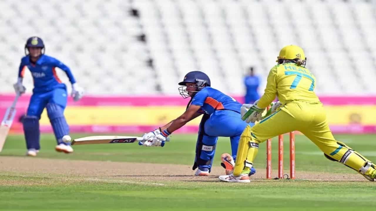 Ind vs Aus: 49 ರನ್ಗಳಿಗೆ 5 ವಿಕೆಟ್ ಉರುಳಿದರೂ ಭಾರತಕ್ಕೆ ಸೋಲು; ಕಣ್ಣೀರಿಟ್ಟ ಹರ್ಮನ್ಪ್ರೀತ್-ರೇಣುಕಾ..! Ind vs Aus: 49 ರನ್ಗಳಿಗೆ 5 ವಿಕೆಟ್ ಉರುಳಿದರೂ ಭಾರತಕ್ಕೆ ಸೋಲು; ಕಣ್ಣೀರಿಟ್ಟ ಹರ್ಮನ್ಪ್ರೀತ್-ರೇಣುಕಾ..!