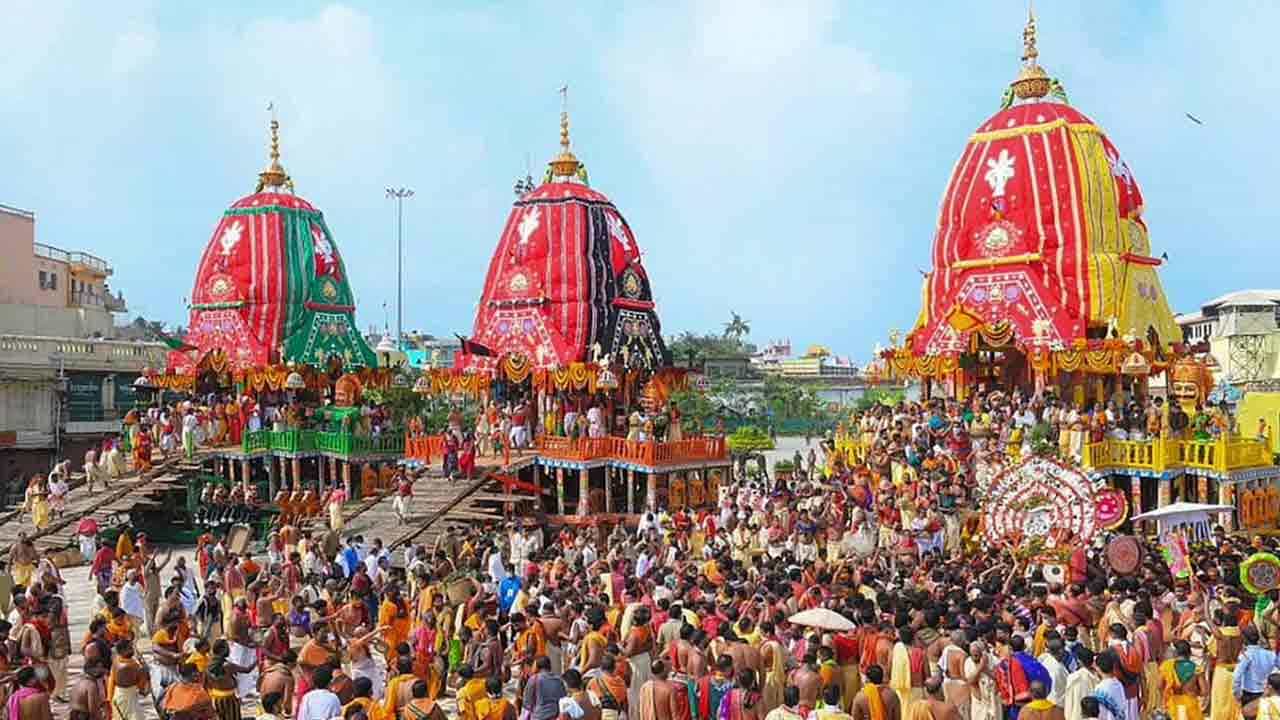 Jagannath Rath Yatra 2022: ಇಂದಿನಿಂದ ಪೂರಿ ಜಗನ್ನಾಥ ರಥಯಾತ್ರೆ: ಹರಿದು ಬರುತ್ತಿದೆ ಜನಸಾಗರ, 2 ವರ್ಷಗಳ ನಂತರ ತೇರು ಕಣ್ತುಂಬಿಕೊಳ್ಳುವ ಕಾತರ Jagannath Rath Yatra 2022: ಇಂದಿನಿಂದ ಪೂರಿ ಜಗನ್ನಾಥ ರಥಯಾತ್ರೆ: ಹರಿದು ಬರುತ್ತಿದೆ ಜನಸಾಗರ, 2 ವರ್ಷಗಳ ನಂತರ ತೇರು ಕಣ್ತುಂಬಿಕೊಳ್ಳುವ ಕಾತರ