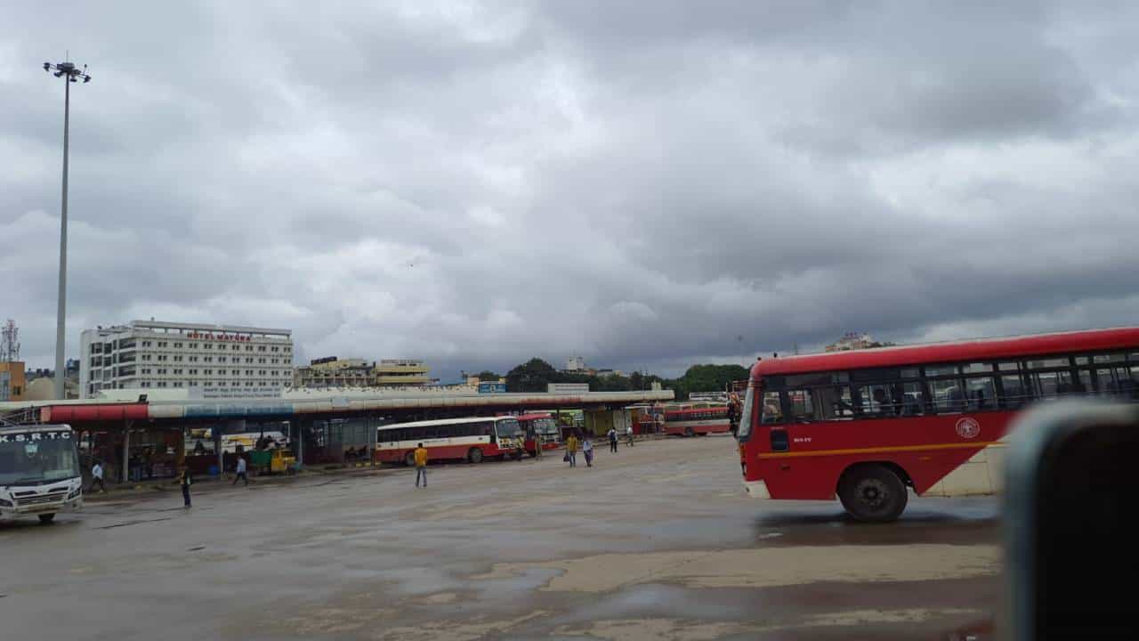 ಸಾರಿಗೆ ನಿಗಮಗಳ ಪುನ:ಶ್ಚೇತನಗೊಳಿಸಲು ಸರ್ಕಾರಕ್ಕೆ 130 ಪುಟಗಳ ವರದಿ ಸಲ್ಲಿಕೆ: ಹಲವಾರು ಮಹತ್ವದ ಬದಲಾವಣೆಗಳಿಗೆ ಸೂಚನೆ ಸಾರಿಗೆ ನಿಗಮಗಳ ಪುನ:ಶ್ಚೇತನಗೊಳಿಸಲು ಸರ್ಕಾರಕ್ಕೆ 130 ಪುಟಗಳ ವರದಿ ಸಲ್ಲಿಕೆ: ಹಲವಾರು ಮಹತ್ವದ ಬದಲಾವಣೆಗಳಿಗೆ ಸೂಚನೆ