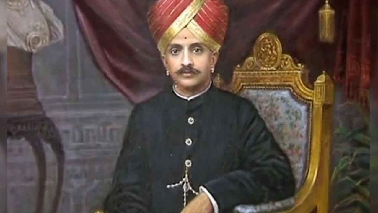 ಮೈಸೂರು ವಿಮಾನ ನಿಲ್ದಾಣಕ್ಕೆ ನಾಲ್ವಡಿ ಕೃಷ್ಣರಾಜ ಒಡೆಯರ್ ಹೆಸರು ಇರಿಸಲು ನಿರ್ಧಾರ: ರಾಜರ್ಶಿಯ ಬಗ್ಗೆ ನೀವು ತಿಳಿಯಬೇಕಾದ 5 ಅಂಶಗಳಿವು ಮೈಸೂರು ವಿಮಾನ ನಿಲ್ದಾಣಕ್ಕೆ ನಾಲ್ವಡಿ ಕೃಷ್ಣರಾಜ ಒಡೆಯರ್ ಹೆಸರು ಇರಿಸಲು ನಿರ್ಧಾರ: ರಾಜರ್ಶಿಯ ಬಗ್ಗೆ ನೀವು ತಿಳಿಯಬೇಕಾದ 5 ಅಂಶಗಳಿವು