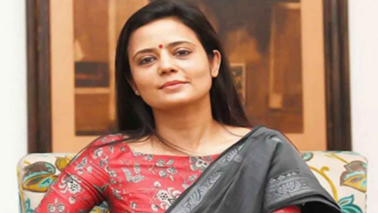 ಕಾಳಿ ವಿವಾದ: ಮಹುವಾ ಮೊಯಿತ್ರಾ ಬಂಧನಕ್ಕೆ ಬಿಜೆಪಿ ಒತ್ತಾಯ; ನನಗೇನೂ ಭಯವಿಲ್ಲ ಎಂದ ತೃಣಮೂಲ ಸಂಸದೆ ಕಾಳಿ ವಿವಾದ: ಮಹುವಾ ಮೊಯಿತ್ರಾ ಬಂಧನಕ್ಕೆ ಬಿಜೆಪಿ ಒತ್ತಾಯ; ನನಗೇನೂ ಭಯವಿಲ್ಲ ಎಂದ ತೃಣಮೂಲ ಸಂಸದೆ