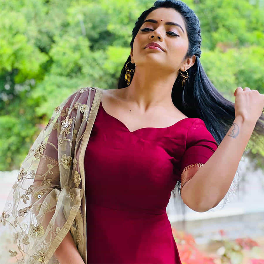 ನಟಿ ಮೇಘಾ ಶೆಟ್ಟಿ ಅವರು ಸೋಶಿಯಲ್ ಮೀಡಿಯಾದಲ್ಲಿ ಸಖತ್ ಆ್ಯಕ್ಟೀವ್ ಆಗಿದ್ದಾರೆ. ಫ್ಯಾನ್ಸ್ಗೋಸ್ಕರ ಅವರು ಸದಾ ಹೊಸಹೊಸ ಫೋಟೋಶೂಟ್ ಮಾಡಿಸಿ ಹಂಚಿಕೊಳ್ಳುತ್ತಾ ಇರುತ್ತಾರೆ.
