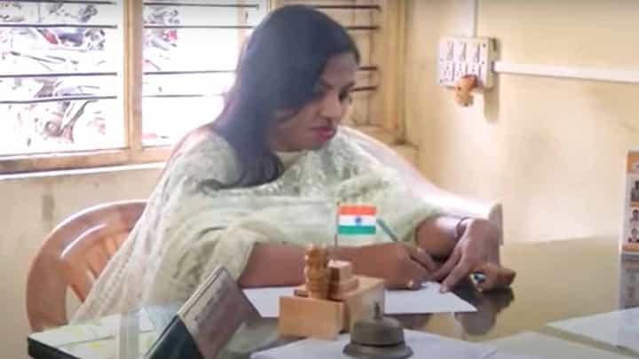 ಬೆಳಗಾವಿಯ ಪೊಲೀಸ್ ಠಾಣೆಯೊಂದರಲ್ಲಿ ರಾಜಕುಮಾರ ಟಾಕಳೆ ವಿರುದ್ಧ ನವ್ಯಶ್ರೀ ದೂರು ದಾಖಲಿಸಿದರು ಬೆಳಗಾವಿಯ ಪೊಲೀಸ್ ಠಾಣೆಯೊಂದರಲ್ಲಿ ರಾಜಕುಮಾರ ಟಾಕಳೆ ವಿರುದ್ಧ ನವ್ಯಶ್ರೀ ದೂರು ದಾಖಲಿಸಿದರು