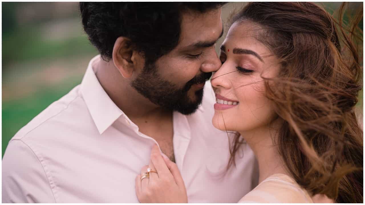 Nayanthara Wedding Video: ನಯನತಾರಾ ಮದುವೆ ವಿಡಿಯೋ ನೆಟ್ಫ್ಲಿಕ್ಸ್ನಲ್ಲಿ ಪ್ರಸಾರ ಆಗೋದು ಖಚಿತ; ಇಲ್ಲಿದೆ ಅಪ್ಡೇಟ್ Nayanthara Wedding Video: ನಯನತಾರಾ ಮದುವೆ ವಿಡಿಯೋ ನೆಟ್ಫ್ಲಿಕ್ಸ್ನಲ್ಲಿ ಪ್ರಸಾರ ಆಗೋದು ಖಚಿತ; ಇಲ್ಲಿದೆ ಅಪ್ಡೇಟ್